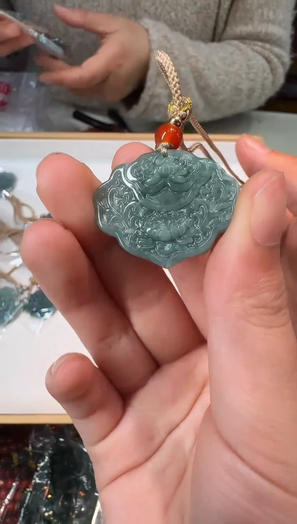 颈饰未镶嵌翡翠多样性发一件 396