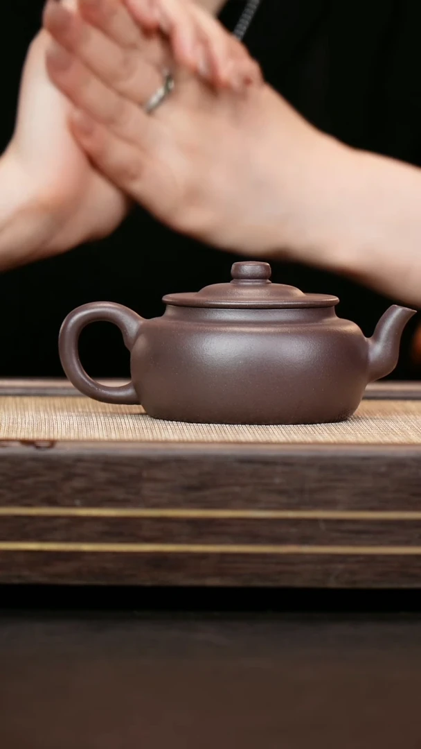 茶壶紫砂四号井底槽清  笠帽壶   王老师