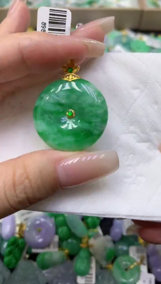 颈饰18K金镶嵌翡翠天然缅甸翡翠A货