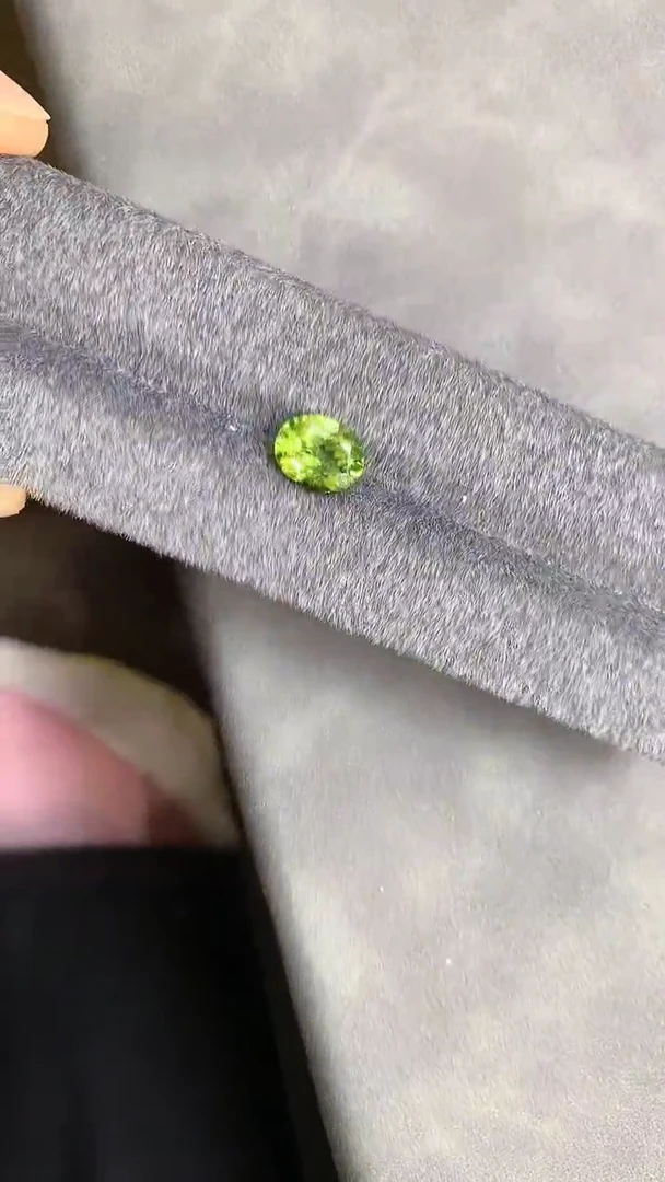 【闪购商品】橄榄石笔搁未镶嵌7橄榄石裸石多样性发一颗