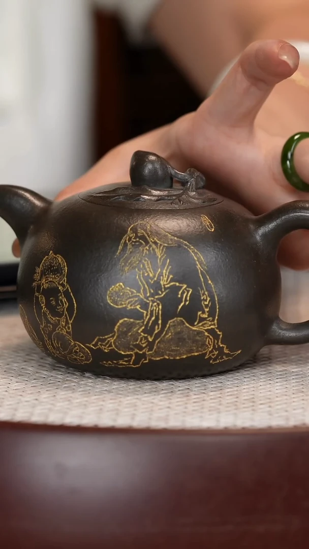 茶壶紫砂【储立强】君子兰寿桃 260CC