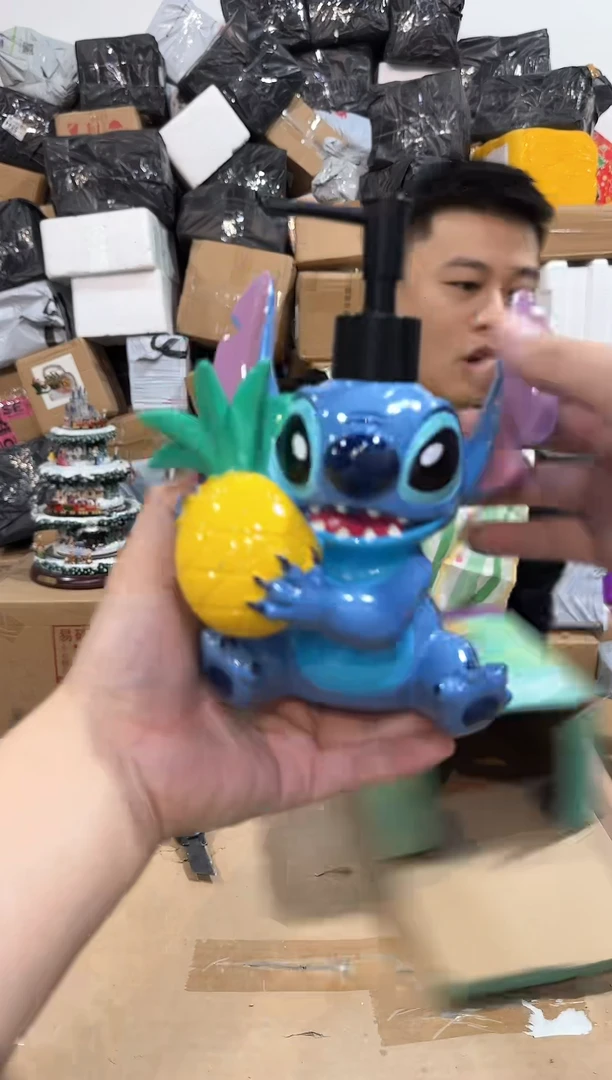 瓷片原盒史迪仔抱菠萝按压瓶