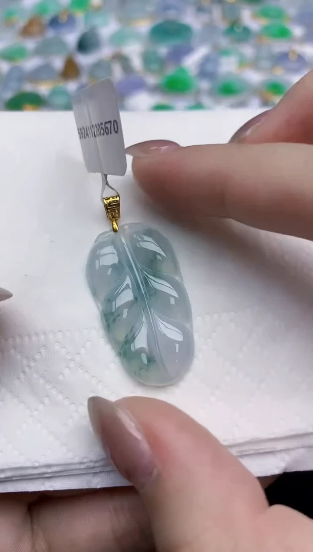 【闪购商品】翡翠颈饰18K金镶嵌天然翡翠A货