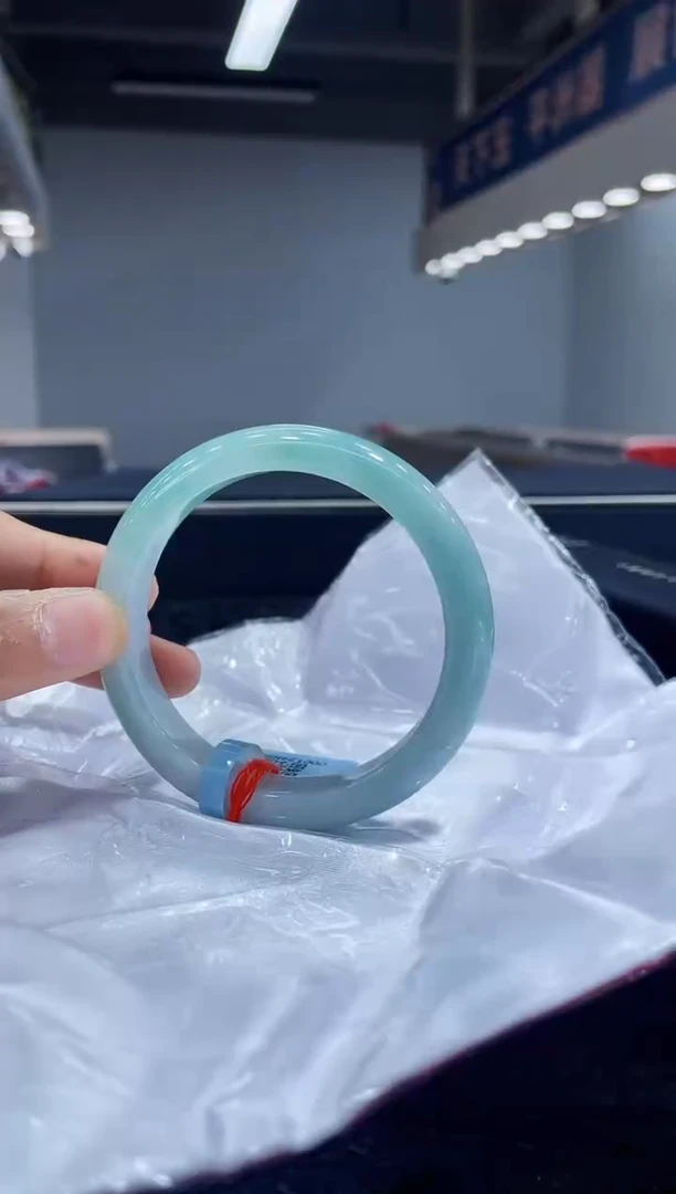 未镶嵌手镯翡翠3