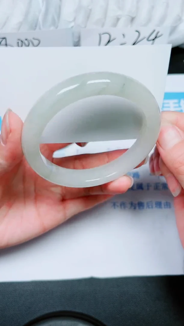 【闪购商品】石英质玉手镯未镶嵌多样性72