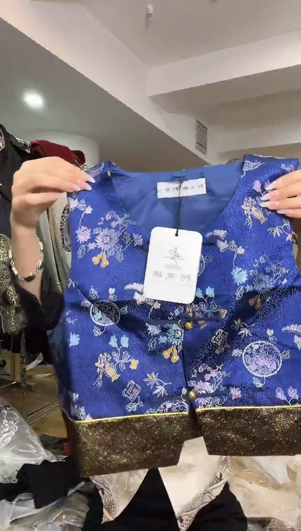 XL码      115-125斤  马甲