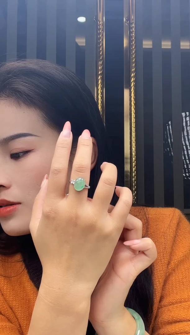 未镶嵌手镯石英质玉1