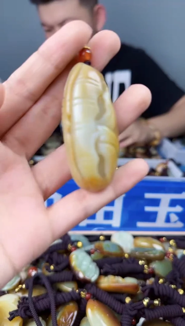 和田玉未镶嵌颈饰1