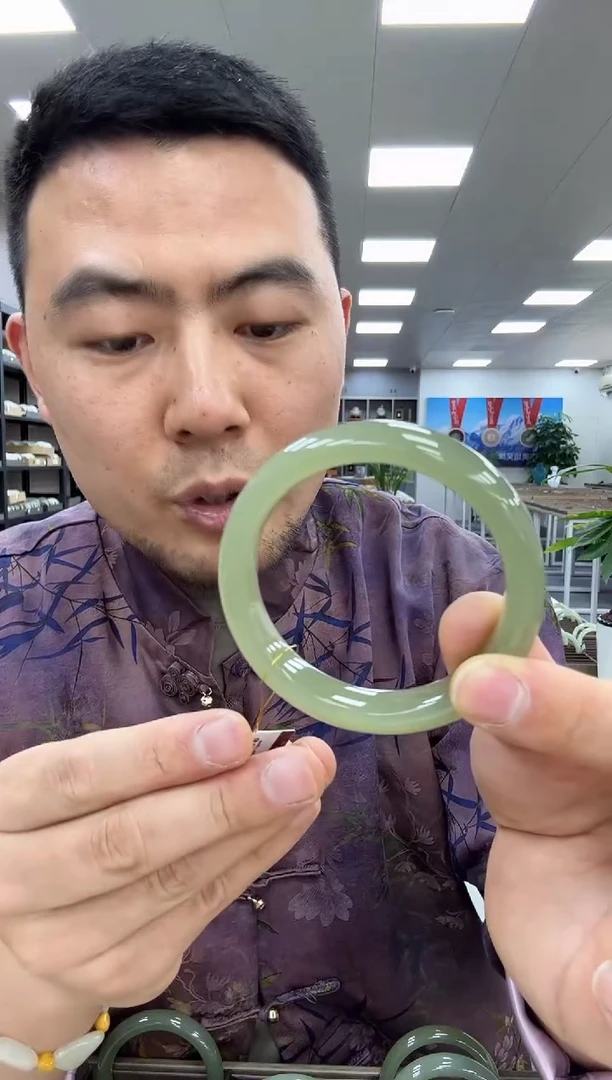 【闪购商品】和田玉手镯未镶嵌55-56  321