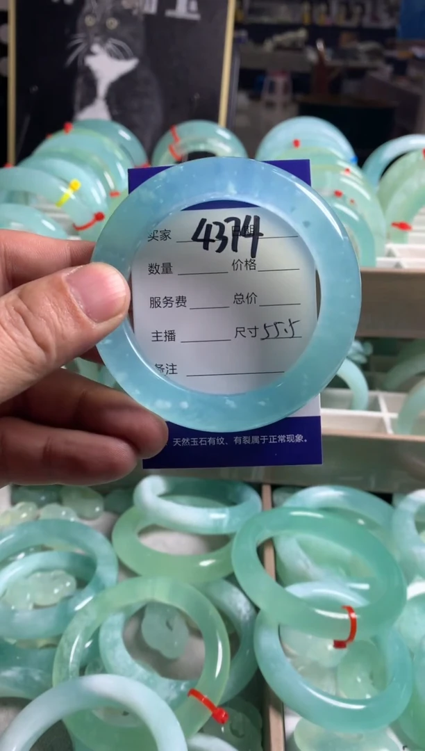 【闪购商品】蛇纹石玉手镯未镶嵌4374