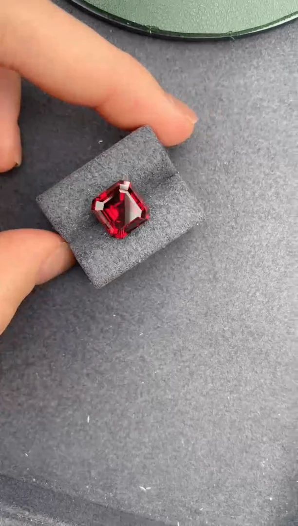 石榴石裸石未镶嵌7.2ct镁铝榴石