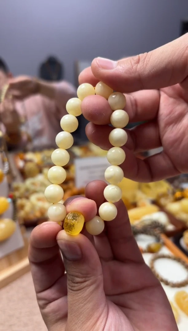 【闪购商品】蜜蜡裸石未镶嵌手串