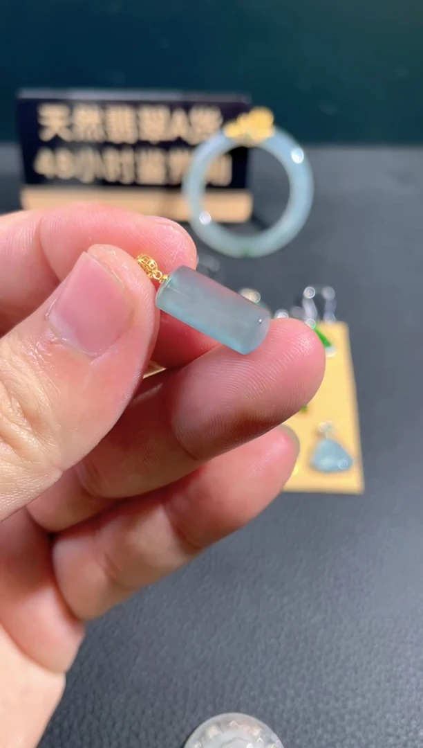 【闪购商品】翡翠颈饰18K金镶嵌翡翠