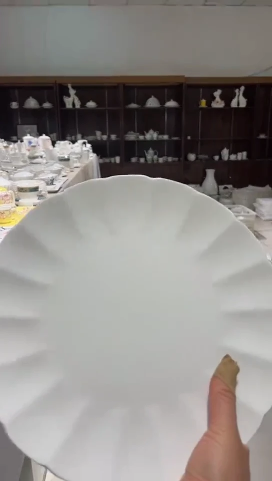 瓷荷叶盘10寸1个白瓷