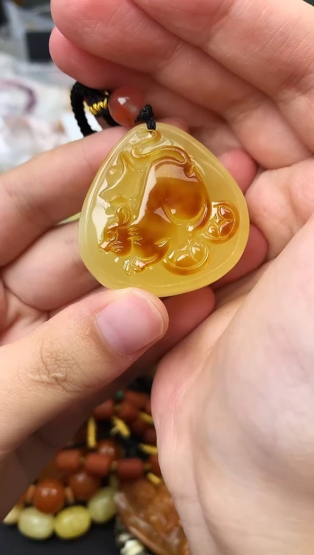 未镶嵌琥珀珠宝奇石58