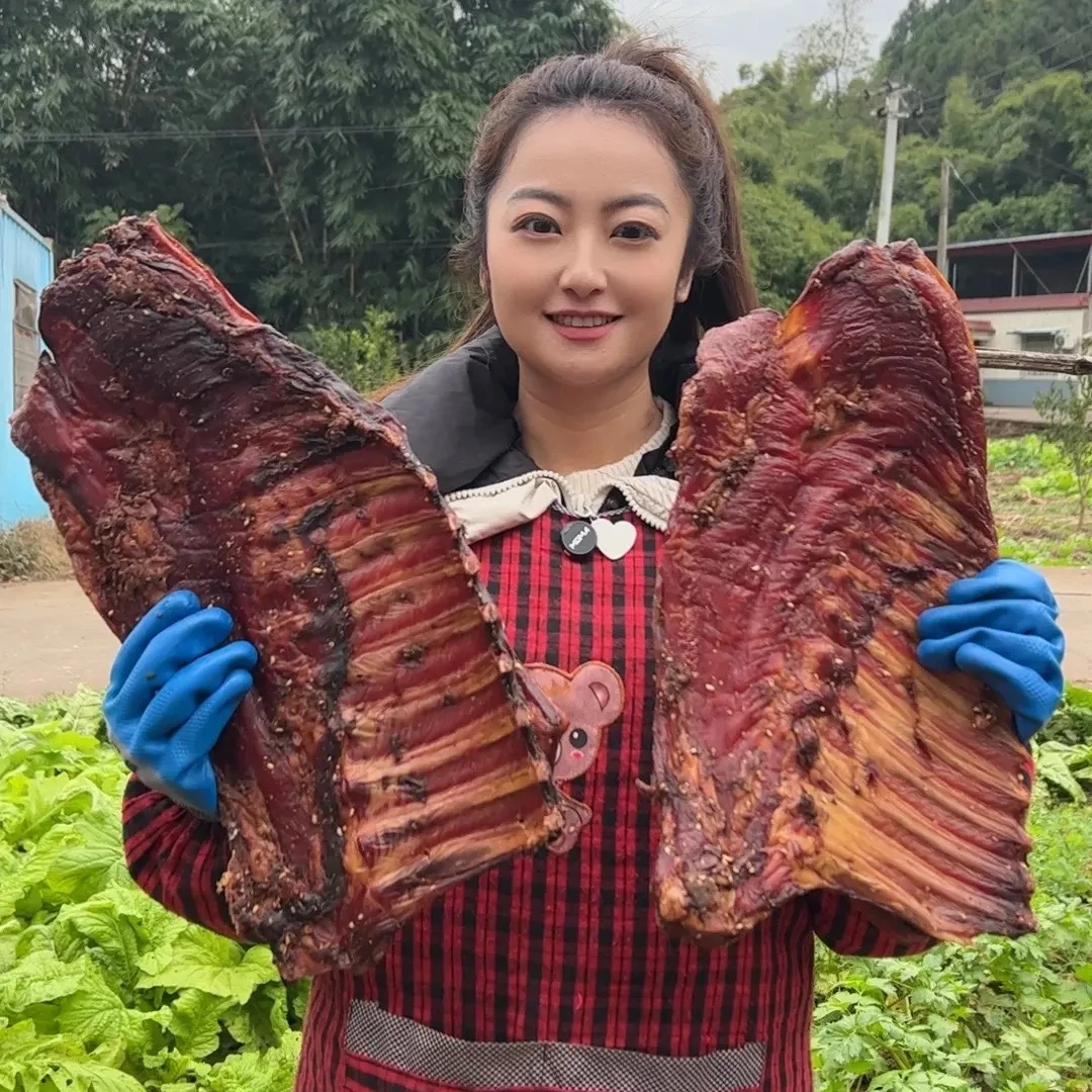 【现称现卖】四川农家烟熏带皮精排腊肉