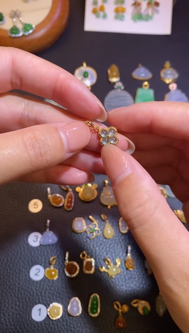 颈饰银S925镶嵌翡翠a货翡翠