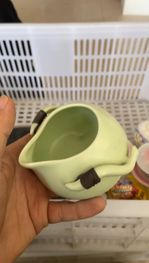 无运费险有瑕疵的摄影的产品有使用过的痕迹有点脏介意勿拍杯