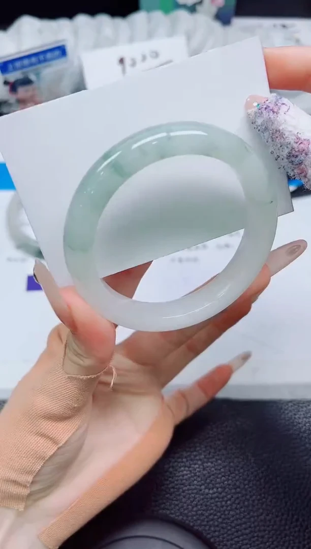 石英质玉手镯未镶嵌222-56