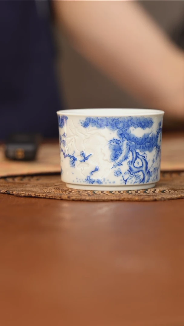 杯看山柴窑青花松竹梅