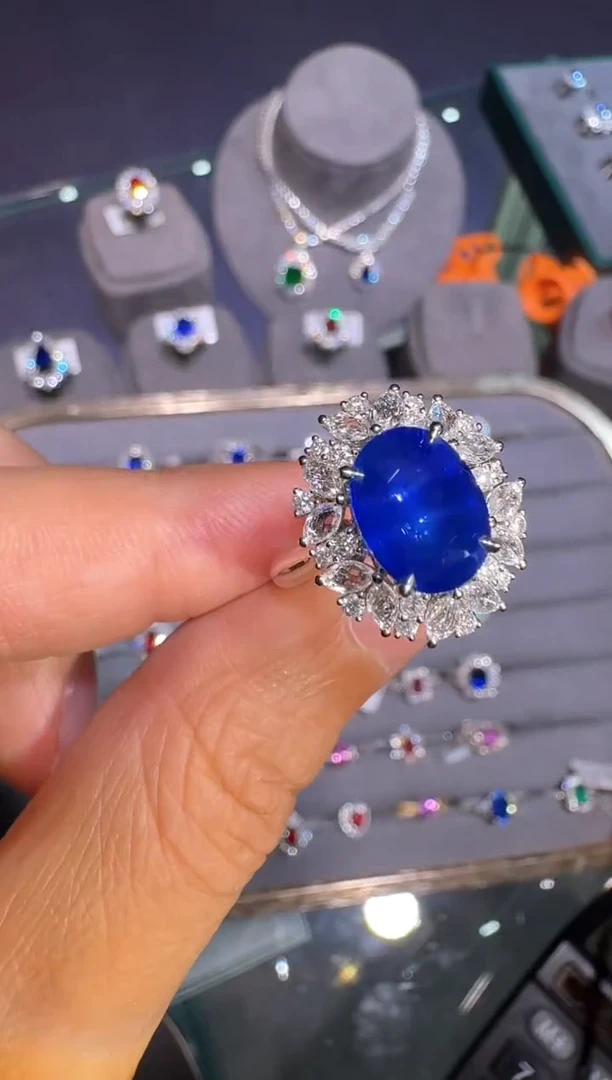 戒指蓝宝石18K金镶嵌【闪购】3.12ct/展会同步价/皇家蓝