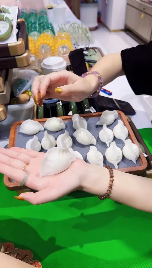 未镶嵌蛇纹石玉摆件摆件岫玉摆件