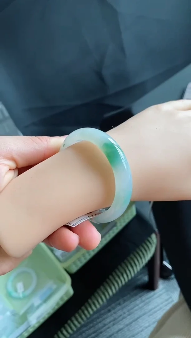 【闪购商品】翡翠手镯未镶嵌62号51.5*12.0*7.8正圈