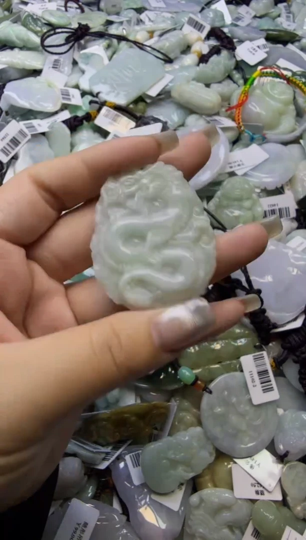 【闪购商品】翡翠颈饰未镶嵌00000048