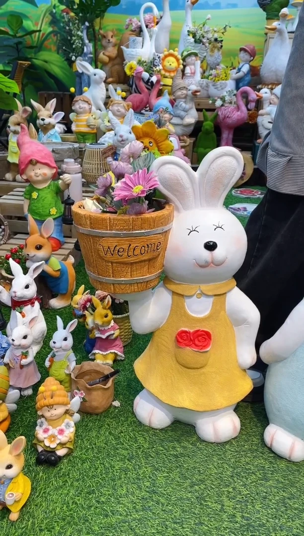 【闪购商品】红陶黄兔子花盆