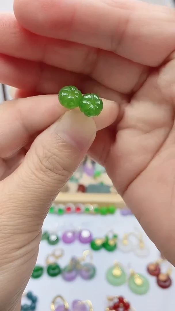 银S925镶嵌石英质玉（天山翠）耳饰1111
