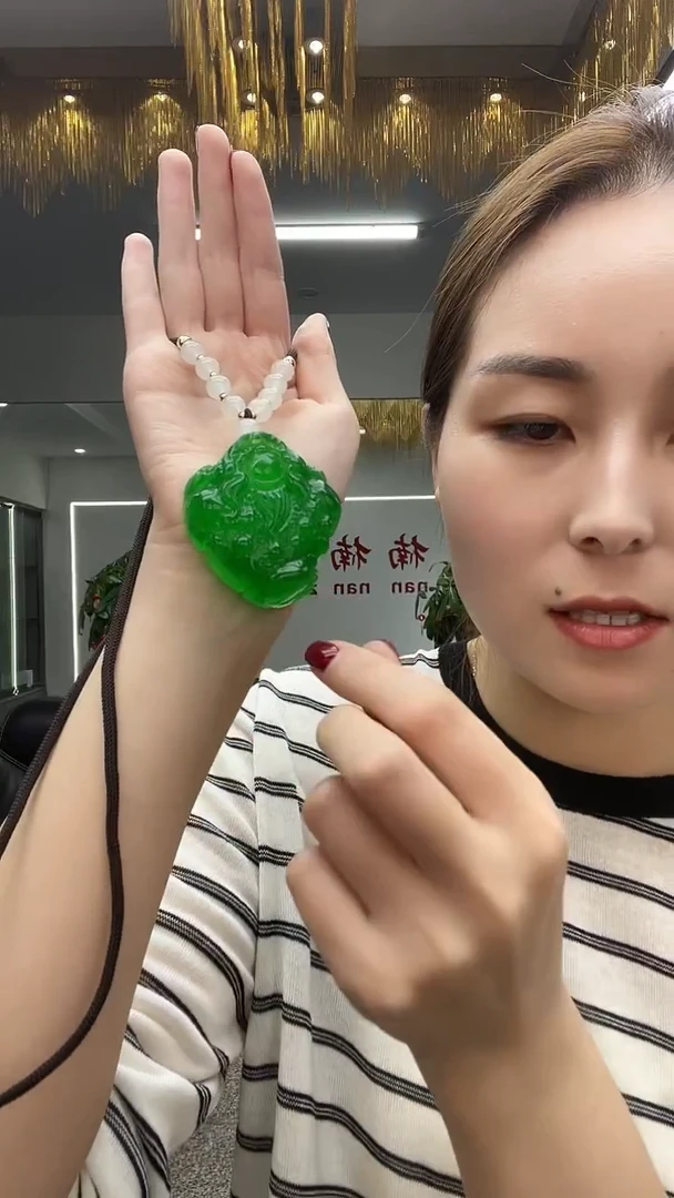 绿冰金蝉吊坠多样性发货一件