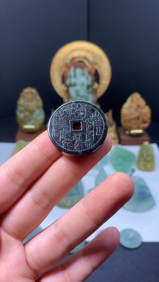 翡翠未镶嵌颈饰1