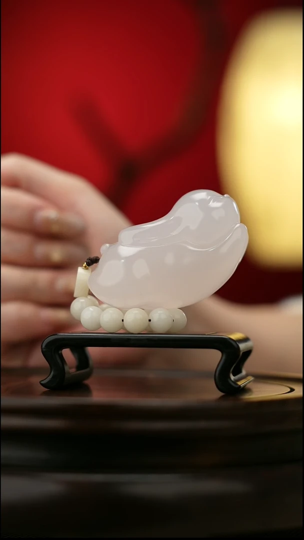 玉【前兔似锦】天然玉石手把件