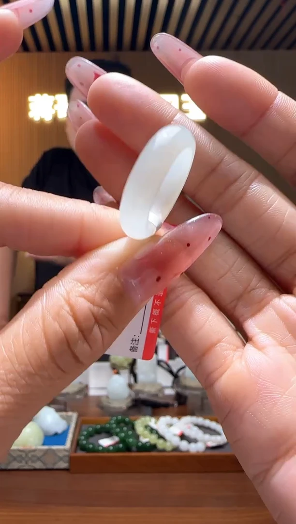 未镶嵌戒指和田玉0