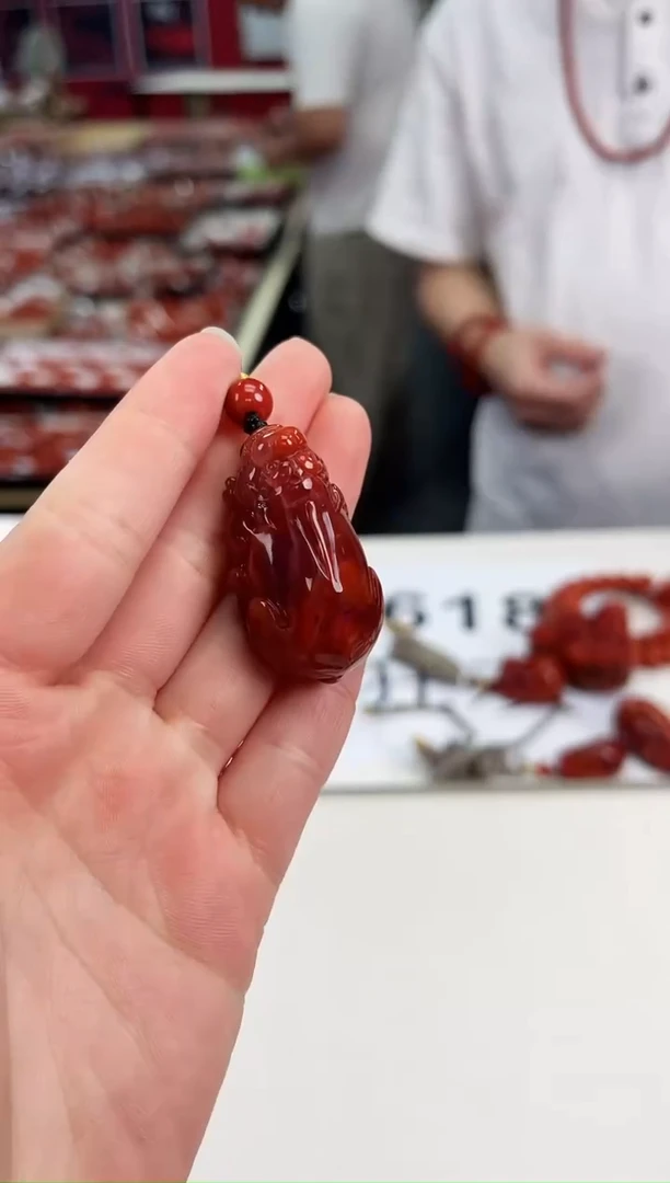 南红玛瑙貔貅吊坠未镶嵌一个/条