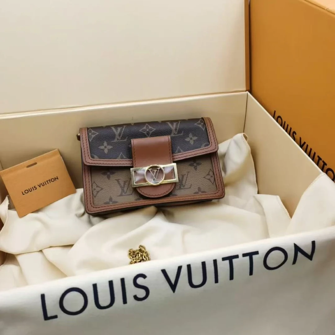 99新 LouisVuitton/路易威登 达芙妮 WOC 链条包 芯片款/12416275
