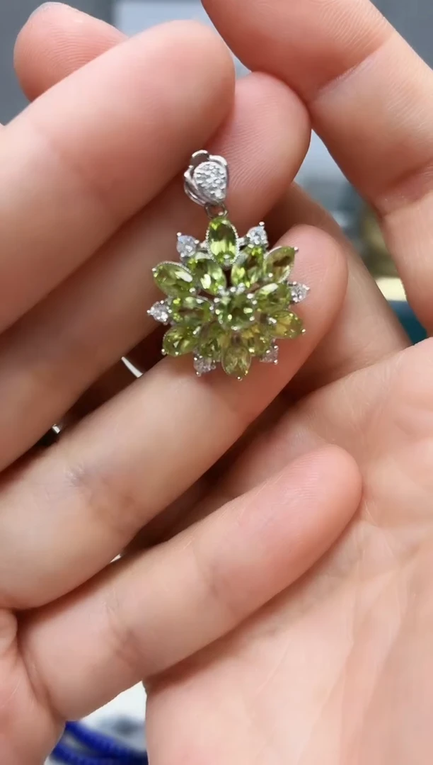 银S925镶嵌吊坠橄榄石054BJ1213产品一个（多样性）