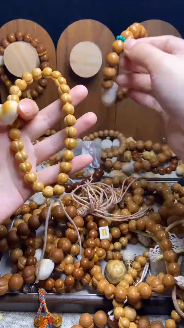 手串猴头核桃鲸*全品小馒头+小爱心+深绿色跑环奶油风手持