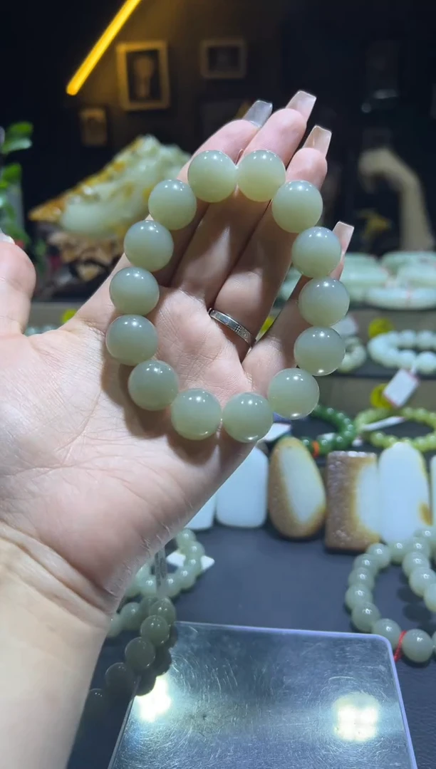 未镶嵌手串和田玉近矿青白玉卡16手串（产地直发）