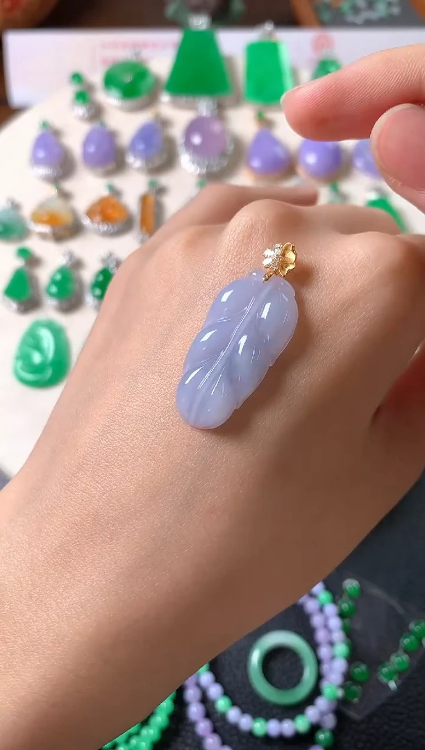 吊坠(赠链)18K金镶嵌翡翠吊坠