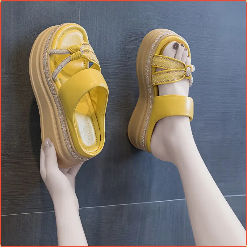 厚底内增高凉拖鞋女士2025年夏季新款爆款外穿时尚网红松糕底坡跟