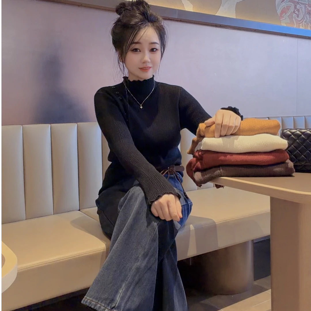 丹丹精选--5133新款木耳边立领侧边排扣一体绒针织线衣