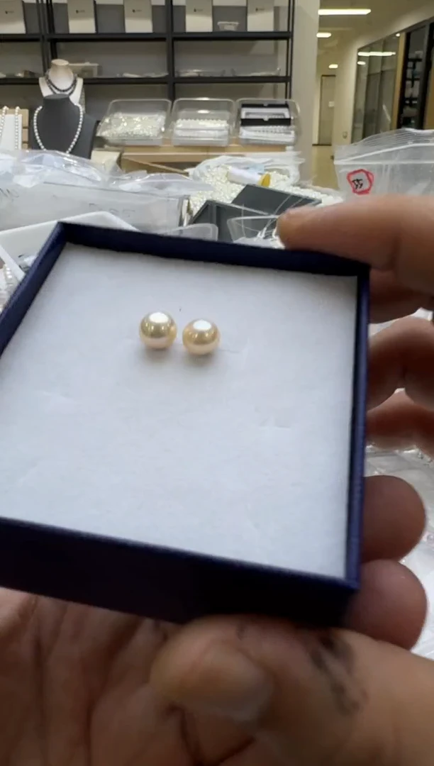 银S925镶嵌淡水珍珠耳钉7mm 中国红