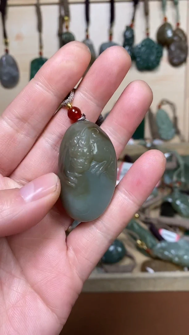 颈饰未镶嵌和田玉1