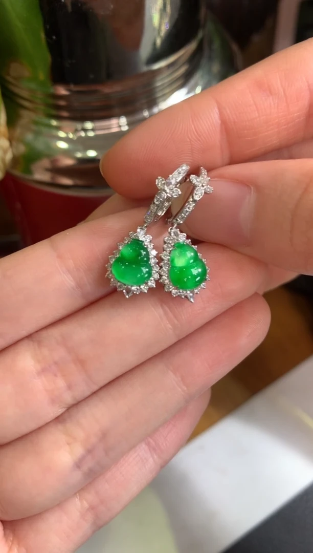 【闪购商品】翡翠耳饰18K金镶嵌绿葫芦耳包