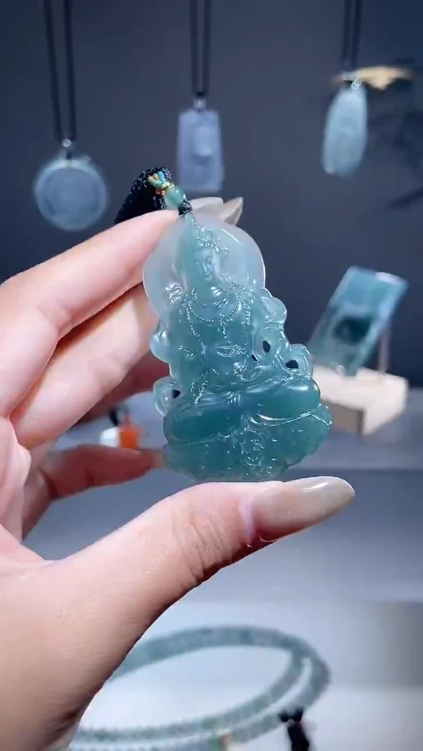 颈饰未镶嵌翡翠度母