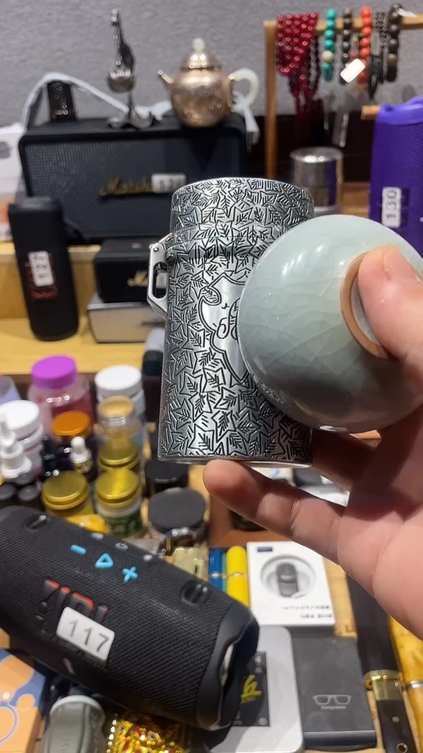 瓷片闪购商品 如图所示