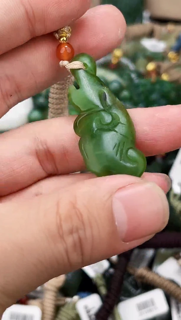 颈饰未镶嵌和田玉1