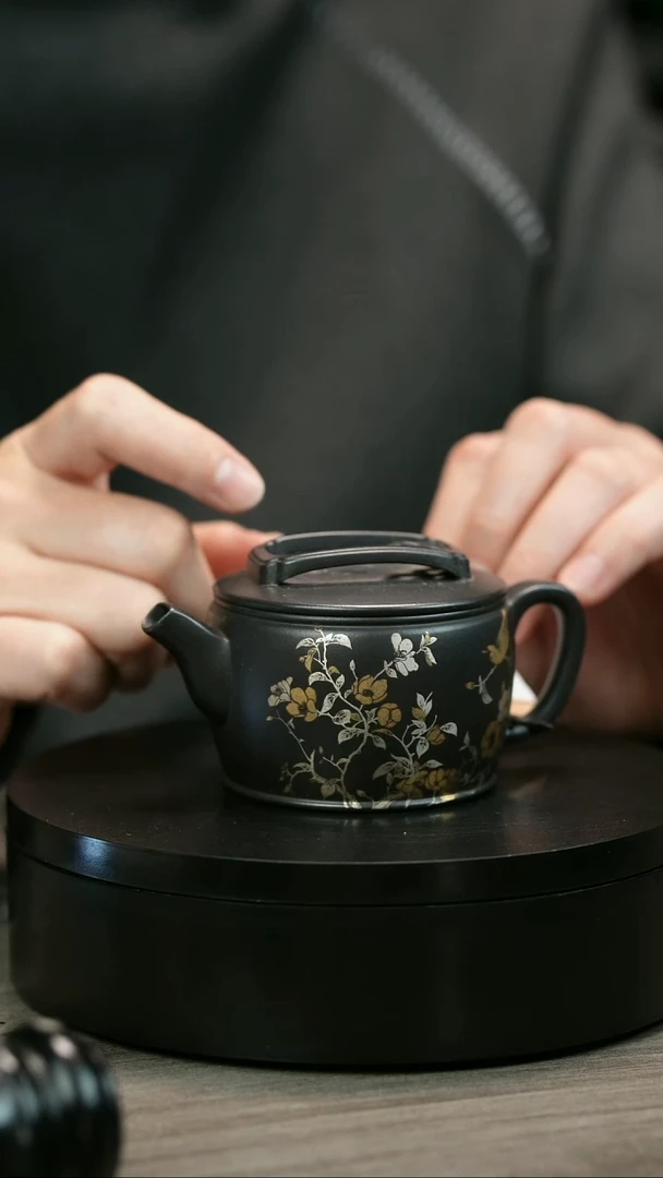 茶壶紫砂F***2H1568邵建东君子兰描银汉瓦