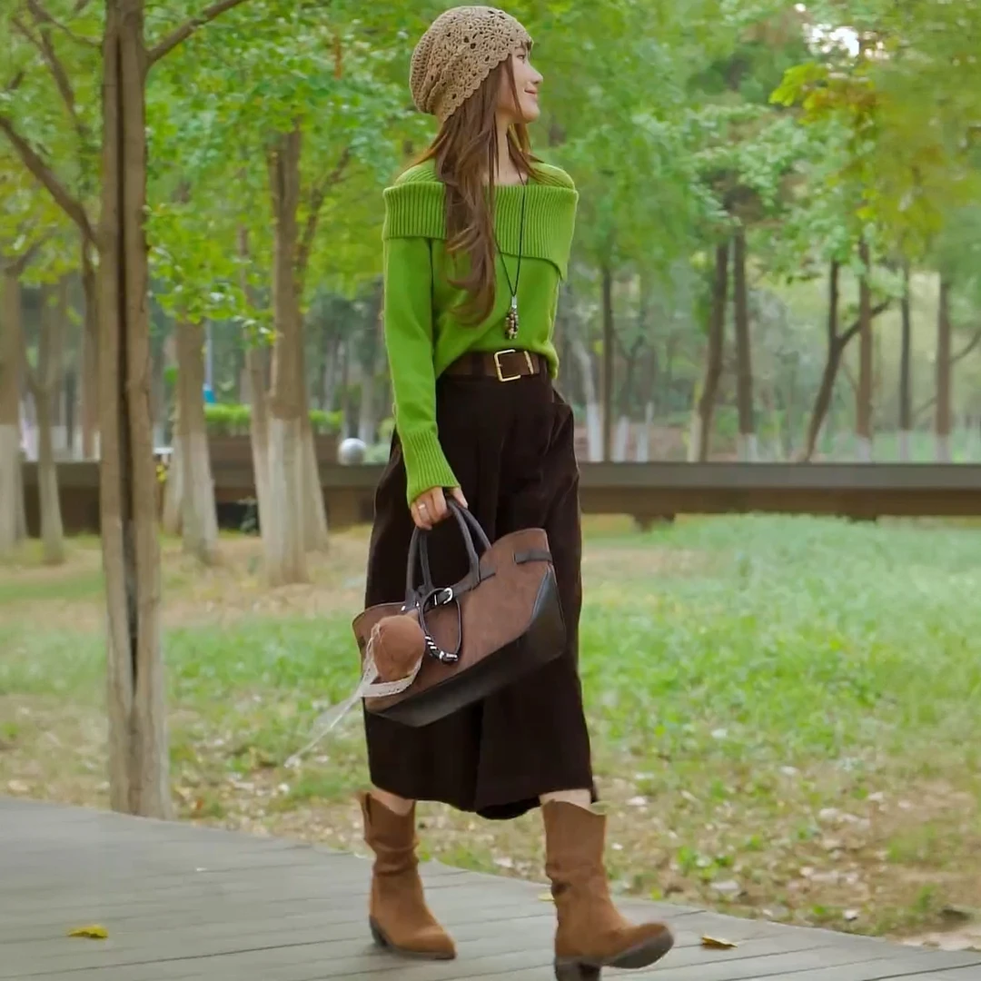 2025秋冬休闲风小众设计感毛衣百搭显瘦+咖色百搭加厚七分裤套装